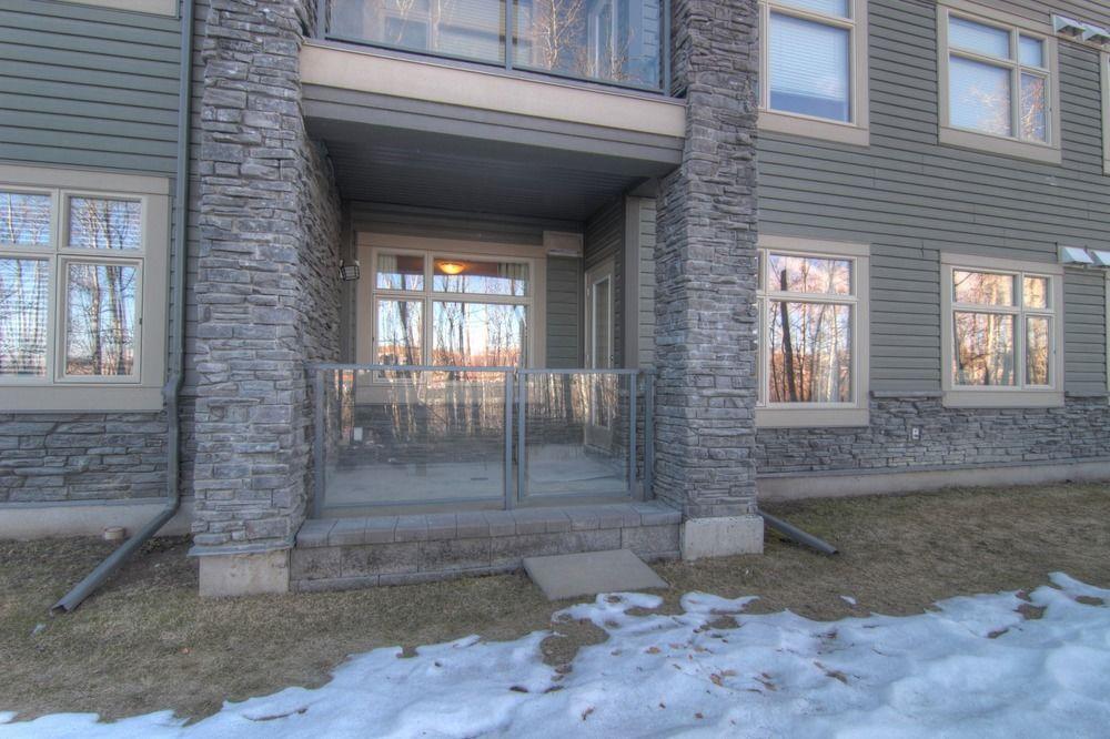 Pinnacle Inn & Suites Aspen YYC Kültér fotó