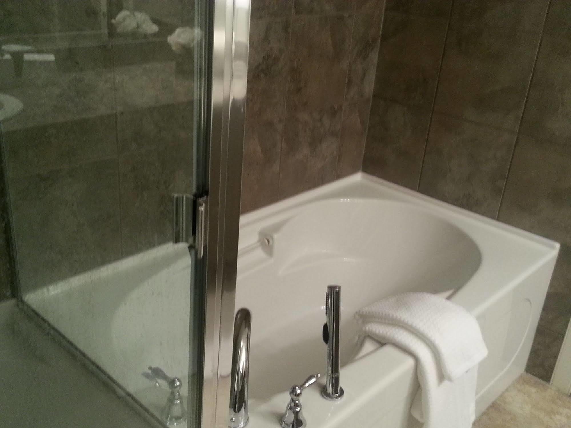 Pinnacle Inn & Suites Aspen YYC Kültér fotó