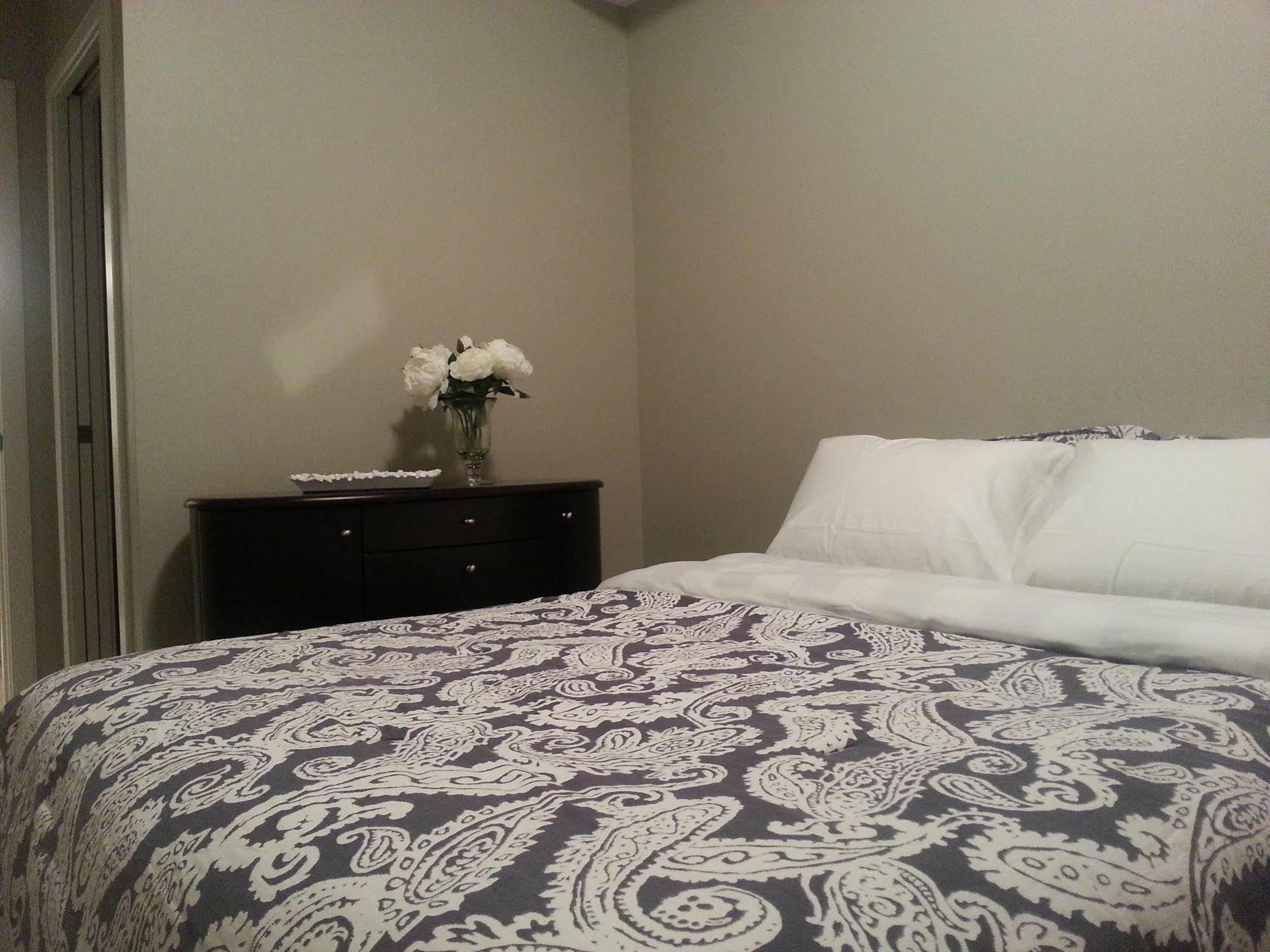 Pinnacle Inn & Suites Aspen YYC Kültér fotó